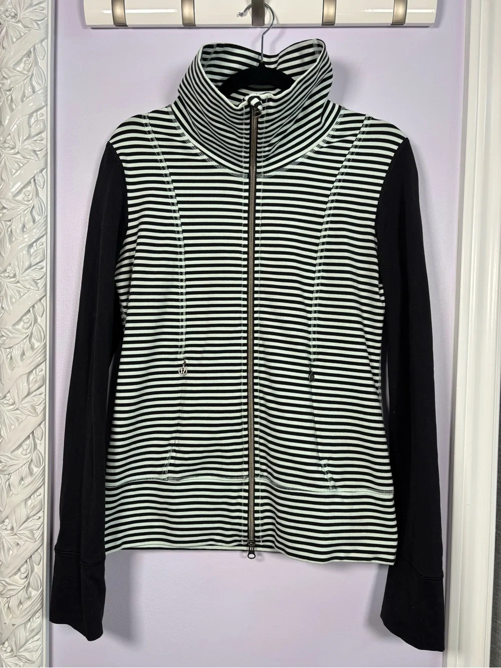 lululemon athletica Daily Yoga Mint Green& White Striped Zip-Up Bomber Jacket 8 - Picture 1 of 5